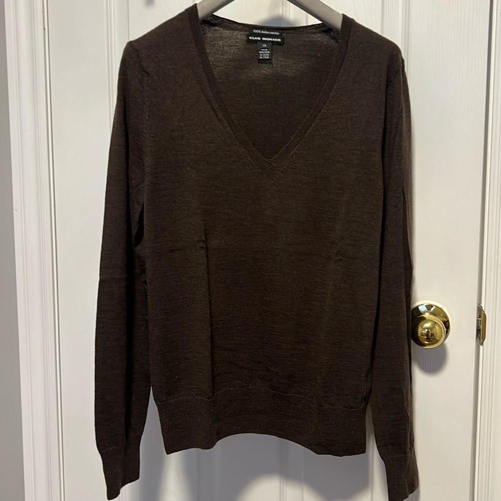 Pre-loved CLUB MONACO 100% Italian Merino V-neck sweater